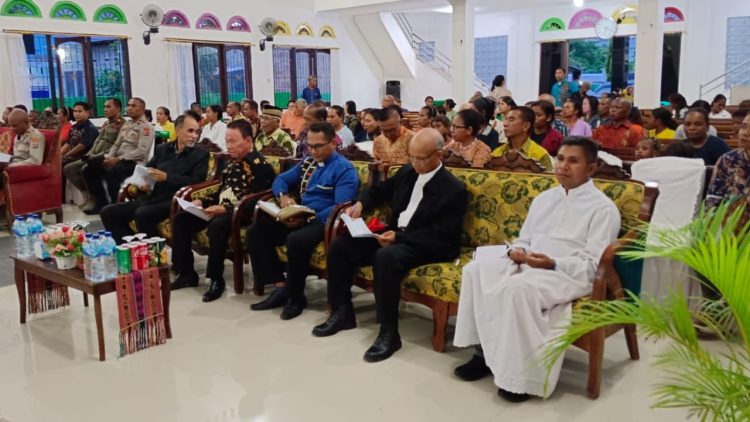 Hadiri Natal Keluarga Besar Timor-Timor, Bupati Masneno Harapkan Kasih Natal Menguatkan Kehidupan
