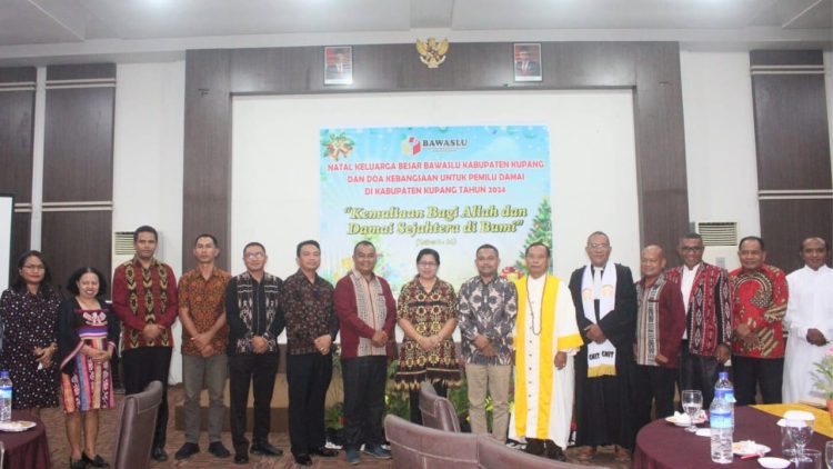 Bawaslu Kabupaten Kupang Rayakan Natal Bersama, Doakan Pemilu Damai