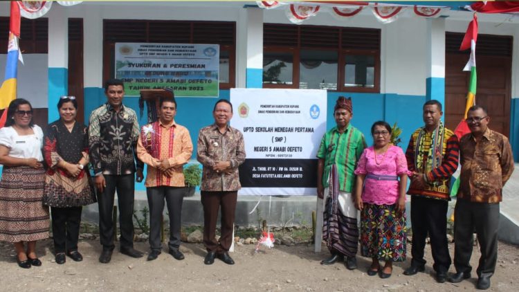 Resmikan Gedung Baru SMPN 5 Amabi Oefeto, Bupati Kupang Harap Kualitas Pendidikan Meningkat