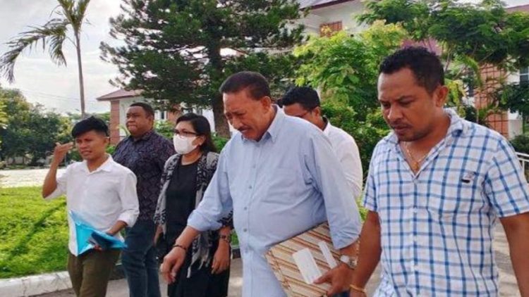 Jonas Salean Ancam Polisikan Bupati Kupang Terkait Dugaan Pemalsuan Aset