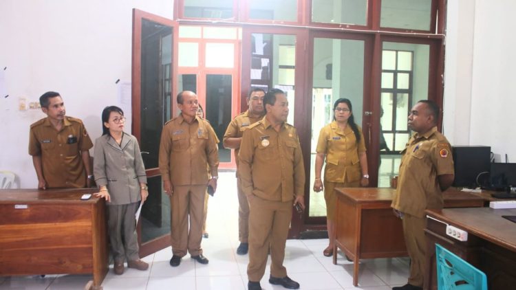 Penjabat Bupati Kupang Sidak Kehadiran ASN di Hari Pertama Masuk Kantor Pasca Libur