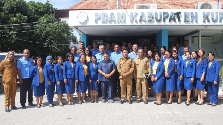 Pj Bupati Kupang Dorong Inovasi PDAM untuk Tingkatkan Pelayanan