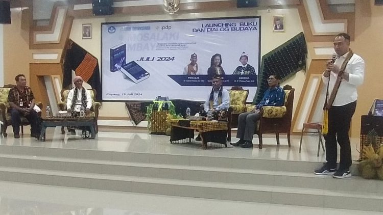 Nilai-Nilai Adat dalam Masyarakat Harus Diwariskan dan Ditulis dalam Buku