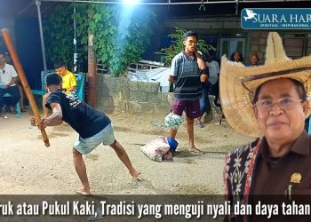 Tradisi Bahoruk atau Pukul Kaki Meriahkan Acara Syukuran di Kota Kupang