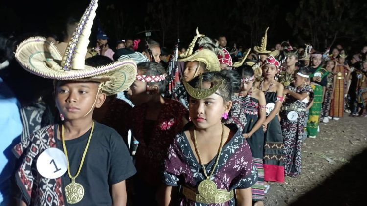 Malam Budaya di Lapangan Nunuhena Bolok: Ajang Unjuk Bakat dan Pemberdayaan UMKM