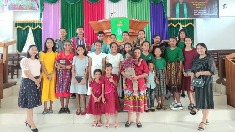 Vokal Grup Ekumene SMPN 4 Taebenu, Cara Unik Membentuk Karakter Siswa