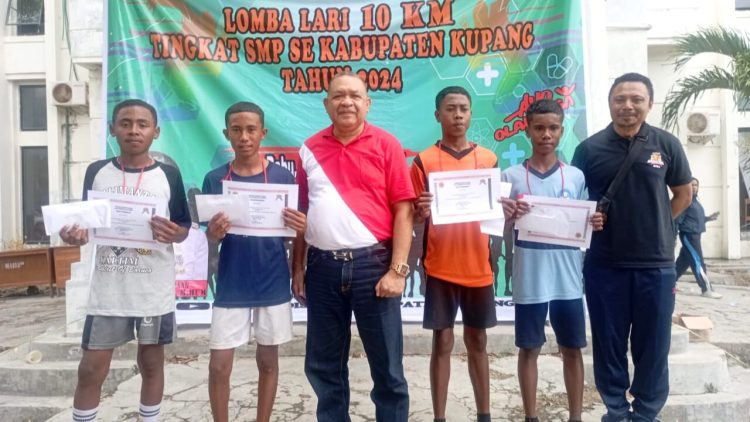 SMPN 10 Takari Dominasi Lomba Lari 10 KM Kabupaten Kupang