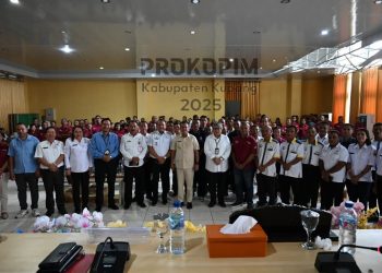 Bupati Kupang, Yosef Lede Membuka Rapat Koordinasi bersama Tenaga Kesejahteraan Sosial Kecamatan dan Sumber Daya Manusia Program Keluarga Harapan Tingkat Kabupaten Kupang 2025