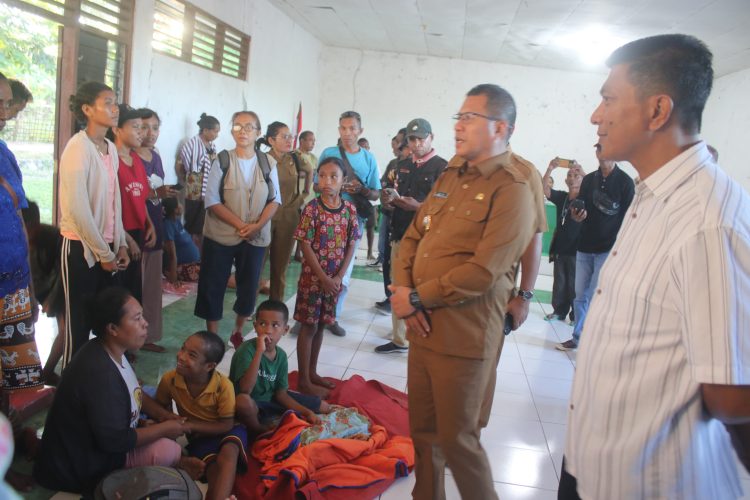 Bencana Longsor Takari, Bupati Kupang Bersama Jajaran Mengunjungi Lokasi dan Memberikan Arahan Penanganan Bencana