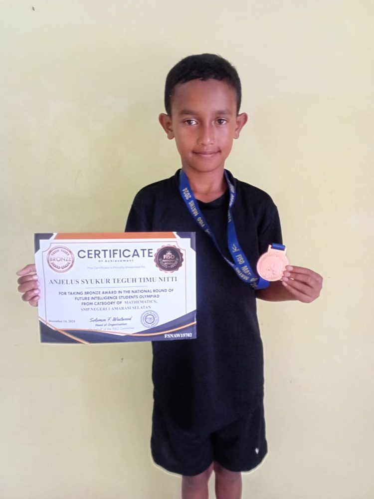 Anjelus Syukur Teguh Timu Nitti Kembali Meraih Prestasi Gemilang dengan Meraih Medali Perak dalam Olimpiade Sains Nasional (OSN) Fisika 2025 Tingkat SMA