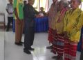 Pengawasan dan Peran Penting Penyaluran Bantuan Langsung Tunai oleh Plt. Camat Amfoang Selatan di Desa Fatumetan