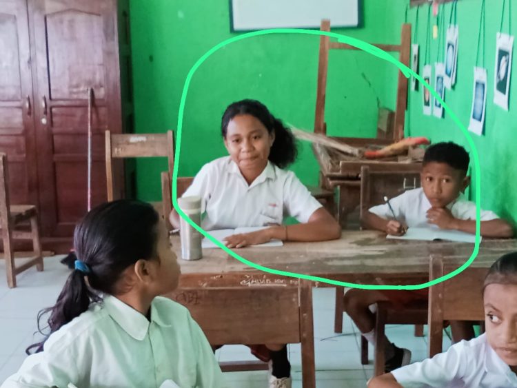 Generasi Emas yang baru saja diusir kemarin dari SD Negeri Fatunaus, Kecamatan Amfoang Utara, Kabupaten Kupang-NTT, kini memiliki kesempatan untuk mengikuti ujian