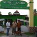 Anggota DPRD Kabupaten Kupang, Mesak Mbura, S.H., dengan Penuh Rasa Syukur Menyerahkan Hewan Qurban kepada Pengurus Qurban Masjid Nurul Jadid