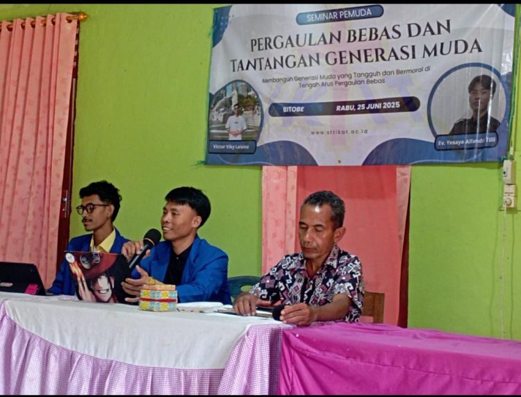 Mahasiswa STTIKAT Jakarta Gelar Seminar di Desa Bitobe tentang Pergaulan Bebas dan Tantangan Generasi Muda