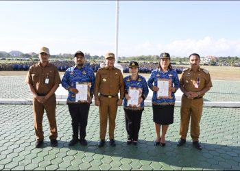 BUPATI KUPANG SERAHKAN SK PPPK TAHAP I TAHUN 2024