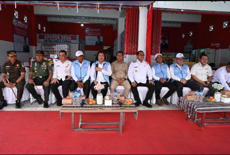 BUPATI BANGGA DESA PENFUI TIMUR DI PILIH DALAM PAGELARAN ACARA PELUNCURAN KOPERASI DESA/KELURAHAN MERAH PUTIH
