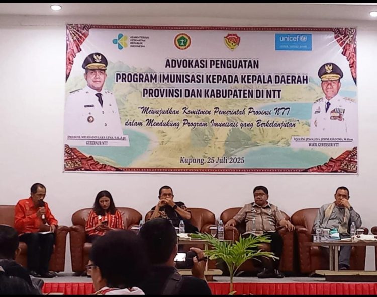 WABUP KUPANG INGINKAN ANAK-ANAK MENUJU GENERASI EMAS, DIBEKALI TUBUH YANG SEHAT DENGAN IMUNISASI