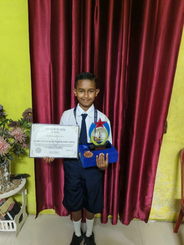 Anjelus Berhasil Meraih Medali Perunggu dan Peringkat ke-3 dalam Ajang Lomba Matematika (Forum International Student Olympiad) Round Global dari 40 Negara