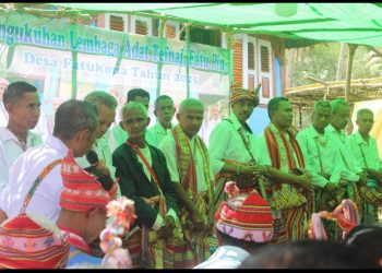 WAKIL BUPATI KUPANG MENGHADIRI UPACARA PENGUKUHAN LEMBAGA ADAT TEFNAI DESA FATUKONA