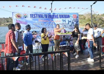 BUPATI KUPANG BUKA FESTIVAL IV EMBUNG UIKIBAN DAN RESMIKAN FASILTAS WISATA EMBUNG UIKIBAN