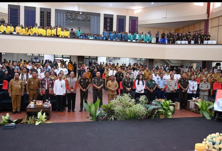 BUPATI KUPANG HADIRI SEMINAR ILMIAH HUT KE-80 KEJAKSAAN RI TINGKAT PROVINSI NTT