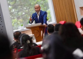 Viktor Laiskodat Menyampaikan Kuliah Umum dengan tema “Menjadi Warga Kerajaan Surga” di Universitas Kristen Satya Wacana, Salatiga