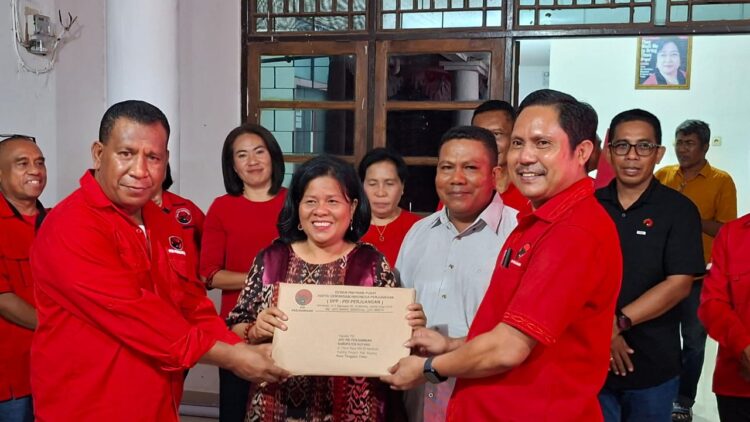 PDI Perjuangan NTT Gelar Ibadah Syukuran dan Penyerahan SK, DPC Kabupaten Kupang Siap Menangkan Kontestasi Politik