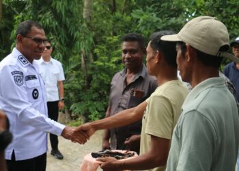 Wakil Gubernur NTT, Johanis Asadoma Mengunjungi Kelompok Tani di  Oesao