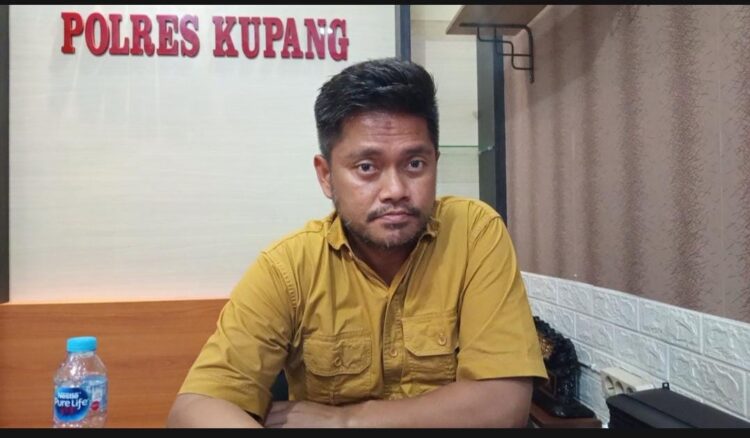 Kasat Reskrim Polres Kupang Menyampaikan Perkembangan Kasus Hukum yang Terjadi di SD Inpres Kiuana
