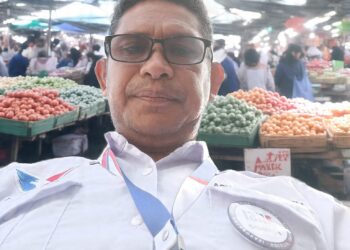 Permasalahan Pungutan Ganda ditemukan Anggota DPRD Kabupaten Kupang, Mesak Mbura, di Pasar Oesao