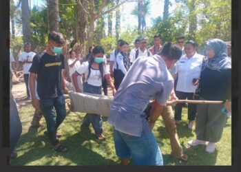 Wakil Bupati Kupang Ikut Mengungsi Bersama Warga Desa Benu