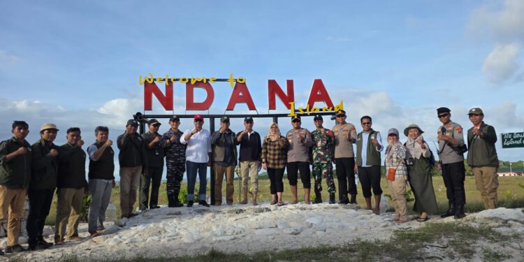 ​Menjaga Tapal Batas, Merajut Asa di Pulau Ndana: Catatan Kunjungan Komisi IV DPR RI