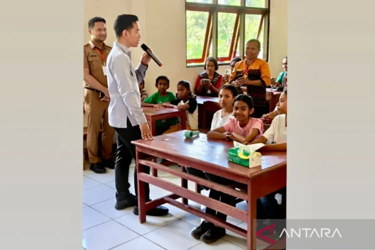 Wapres Janji Cari Solusi Sejahterakan Guru Honorer di Kabupaten  Kupang