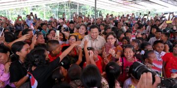 Presiden Prabowo di Miangas: Nyanyi O Ina Ni Keke Bersama Warga, Bawa Kapal, Starlink, dan Janji Negara Hadir Sampai Ujung