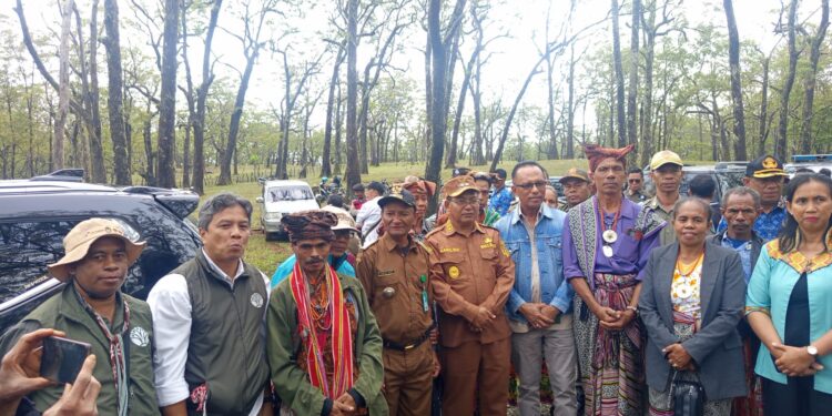 13 Taman Nasional dalam Dekapan Konservasi Dunia, Mutis -Timau  Garda Depan Pengelolaan Berbasis Komunitas
