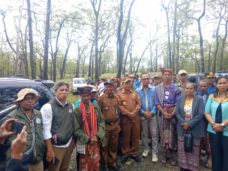 13 Taman Nasional dalam Dekapan Konservasi Dunia, Mutis -Timau  Garda Depan Pengelolaan Berbasis Komunitas