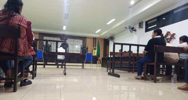 Detik-Detik Ketok Palu Kasus Oenuntono, Ruang Sidang Sunyi, Keluarga Tahan Napas