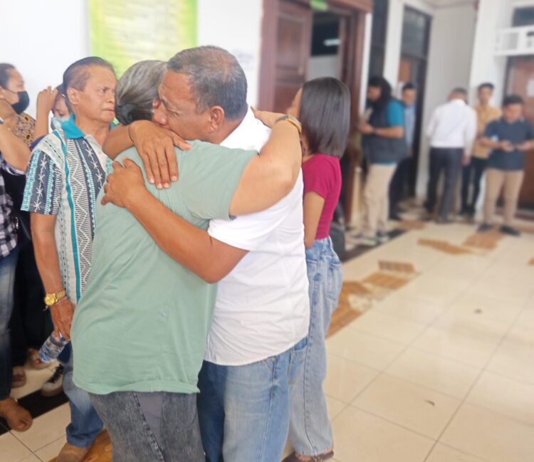 Palu diketok. Ruang sidang Tipikor PN Kupang Pecah