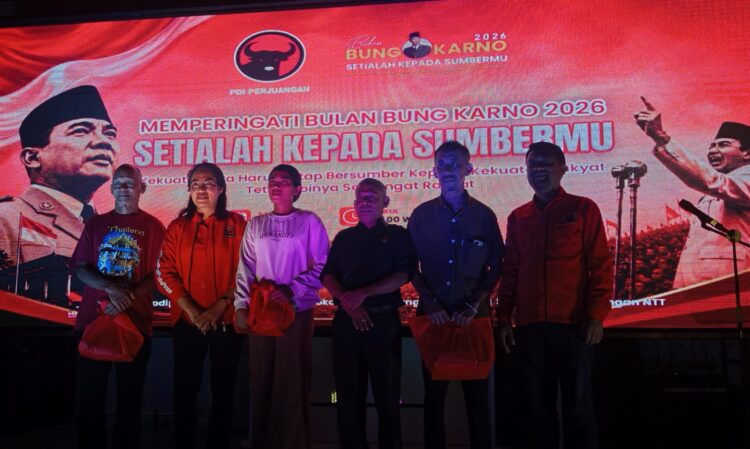 Petani adalah Sumber Kekuatan, 3 Poktan Kabupaten Kupang Terima Bantuan di Haul Bung Karno