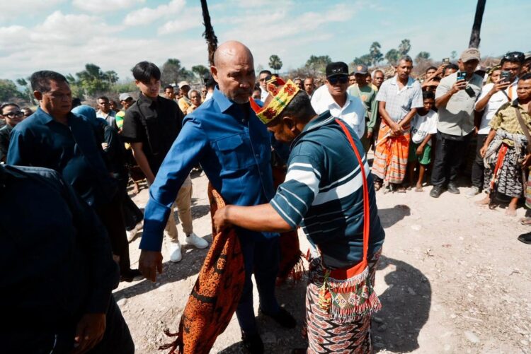 Dengar Aspirasi di Oebelo, Viktor Laiskodat Komitmen Kawal Sawah, Jalan dan Tenun TTS