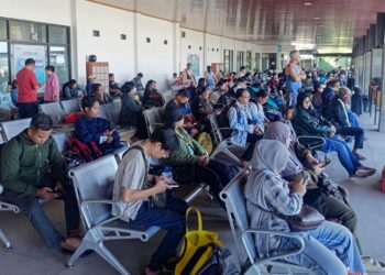 Hus Kuda Memanggil Kami Kembali, Terminal Tenau Penuh Penumpang ke Rote Ndao