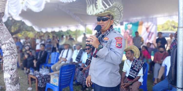 Kapolres Rote Ndao Ajak Warga ​Merawat Warisan Nenek Moyang di Hus Kuda Cup II Usman Cup