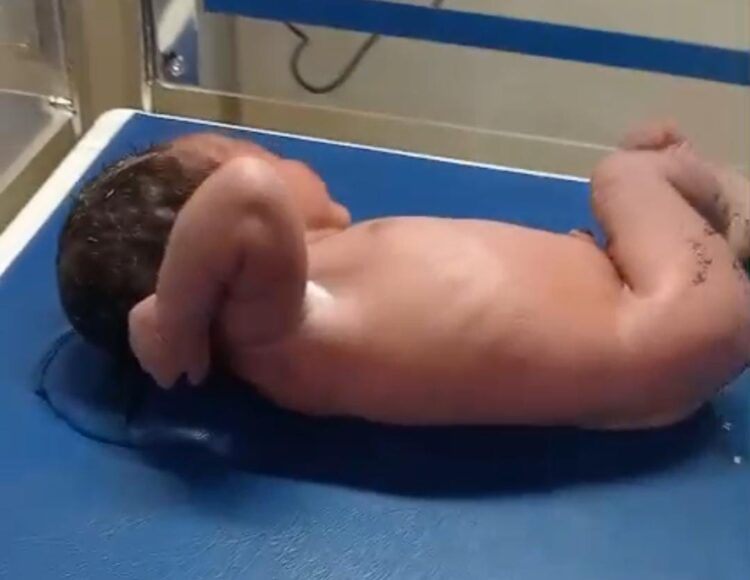 Breaking News! Warga Amarasi Temukan Bayi Perempuan Hidup di Dalam Kardus di Kampung Mnera, Amarasi