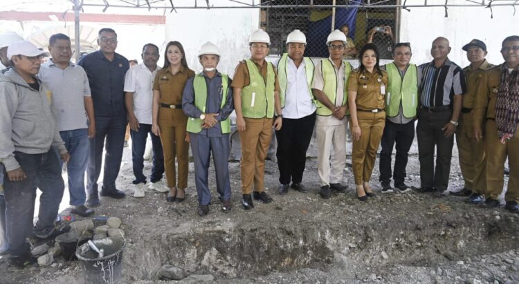 BUPATI, KETUA DPRD KABUPATEN KUPANG, DAN DPRD PROVINSI NTT LETAKKAN BATU PERTAMA PEMBANGUNAN KANTOR CAMAT KUPANG BARAT DAN AMARASI BARAT