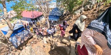 Krisis Sanitasi dan Air Bersih di NTT: Warga Beli Air dari Luar Pulau Hingga Sekolah Tanpa Toilet