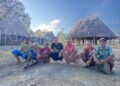 Kisah Warga Kampung Neoftatoe, 2 KM Cari Air Bersih, 30 KK 1 Meteran Listrik