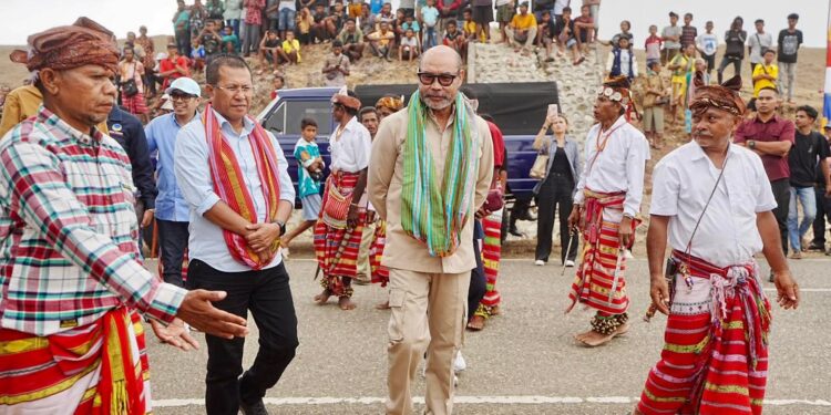 Viktor Laiskodat di Pesta Rakyat Lelogama: Kekayaan Alam Amfoang Selatan Harus Jadi Masa Depan Anak-Anak Kita