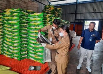 600 TON BERAS SUBSIDI DIDUGA DIJUAL SEBAGAI BERAS PREMIUM, 8 PEJABAT BULOG DAN BAPANAS DICOPOT