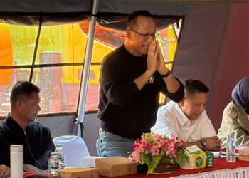 DPR RI Soroti Diskrepansi Data dan Serahkan Bantuan Korban Gempa di Nagekeo, Usman Husin Desak Percepatan Rehab Gereja dan Masjid