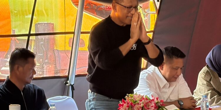 DPR RI Soroti Diskrepansi Data dan Serahkan Bantuan Korban Gempa di Nagekeo, Usman Husin Desak Percepatan Rehab Gereja dan  Masjid
